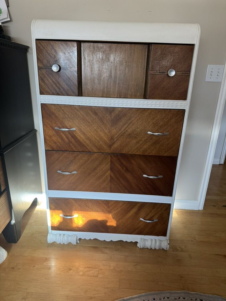 Solid wood Dresser