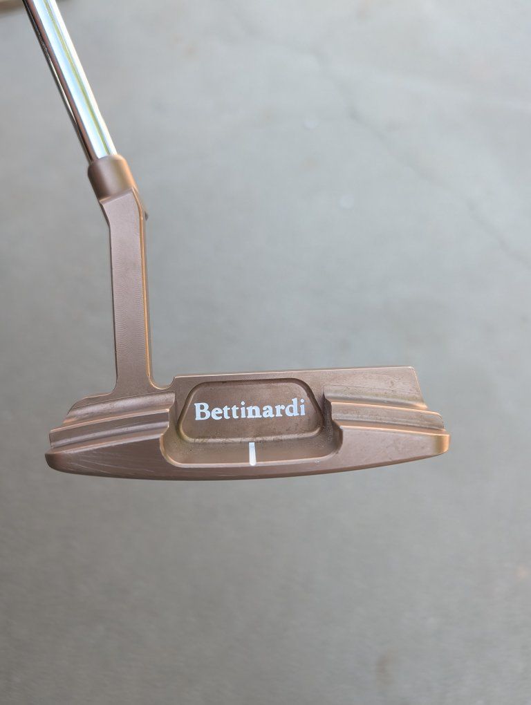 Bettinardi Queen B #15 with Matching Headcover & Bettinardi Grip