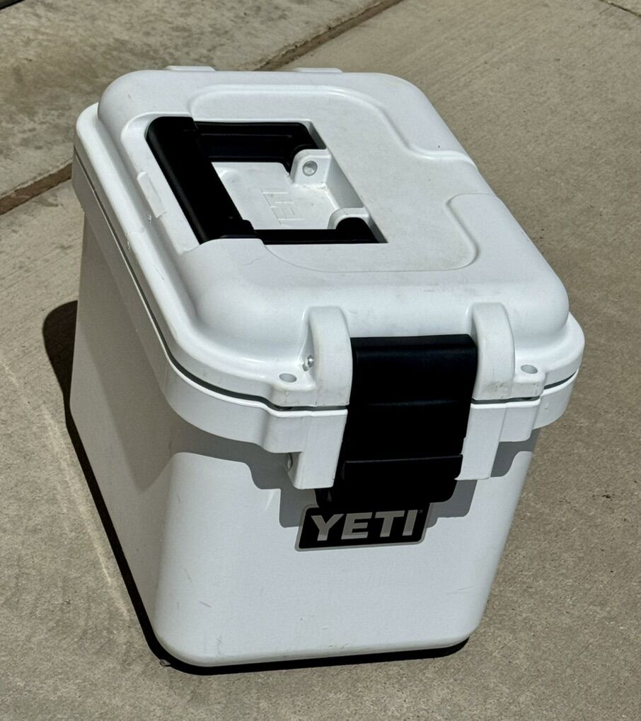 YETI LOAD AND GO SUBMERSIBLE PICNIC BASKET