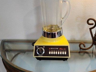 Retro Vintage Waring Futura 900 Blender Harvest Yellow Model 11-020
cloverleaf glass pitcher
