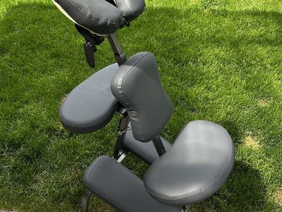 BA gray Portable massage chair with black carry bag