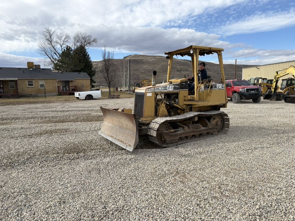 1995 Cat D3C Series 3 Dozer
