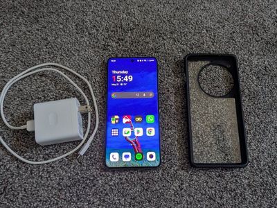 512gb Oneplus 12 and 80w charger UNLOCKED