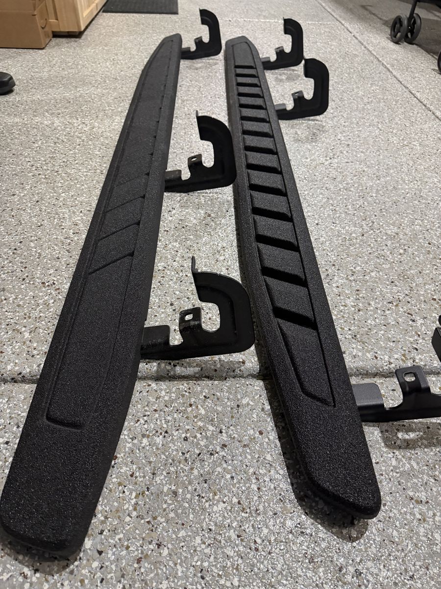 Side Steps (Factory GM AT4 - 2026)
