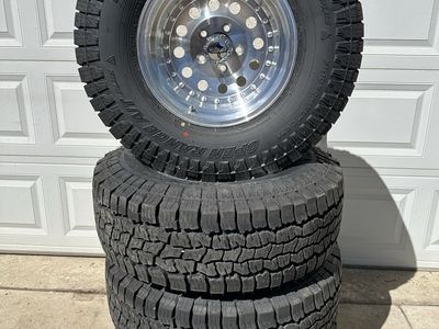 Jeep Cherokee wheels and tires