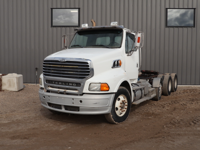 Sterling LT9500 Truck