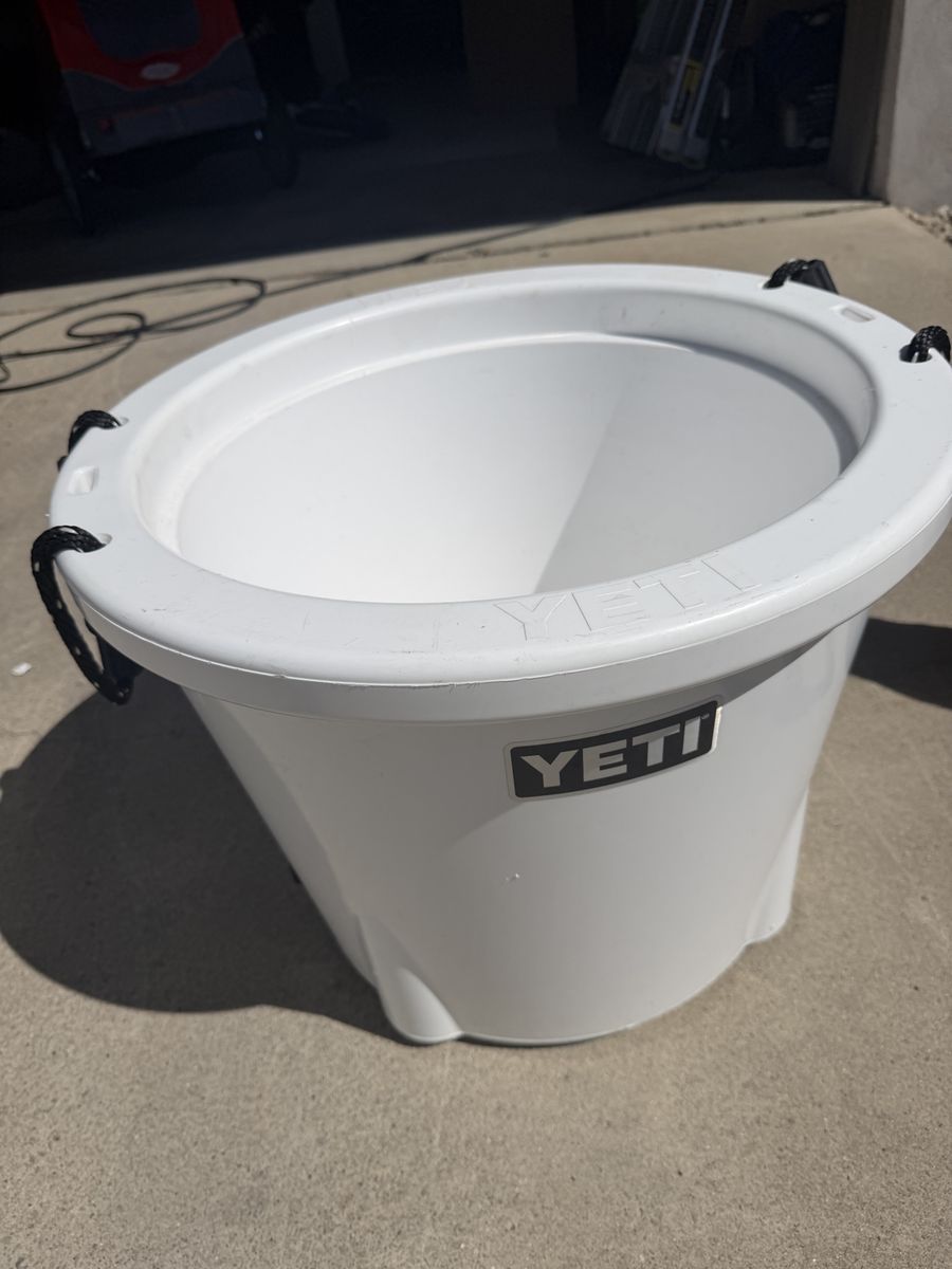 YETI 45 bucket