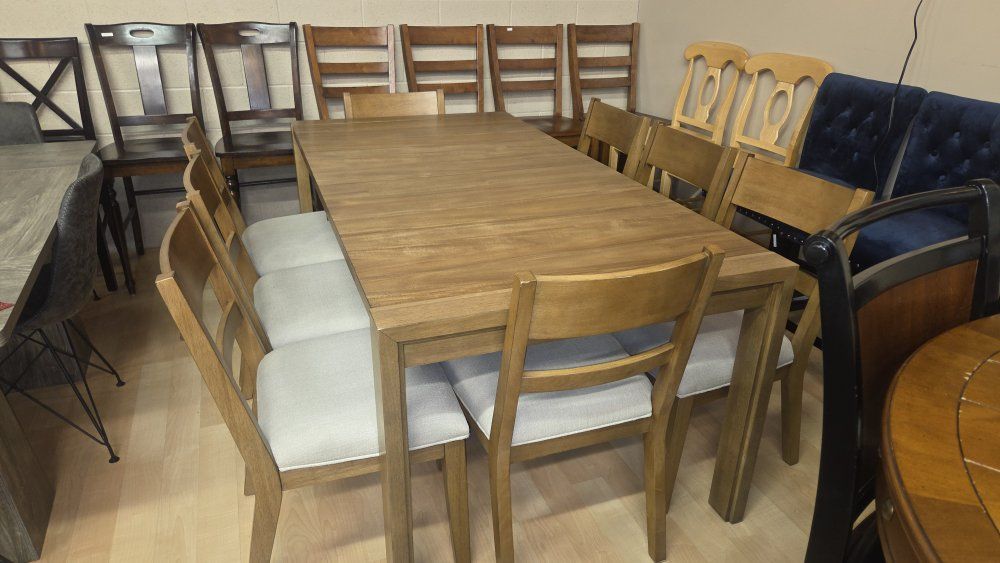🪑️Clayton Dining Table and 8 Chairs