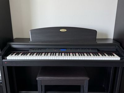Suzuki Digital Piano with Bench