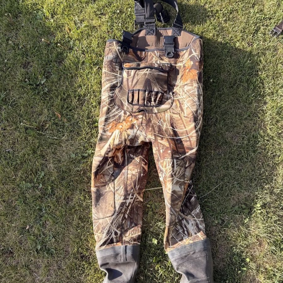 Men’s size 9 Insulated Waders