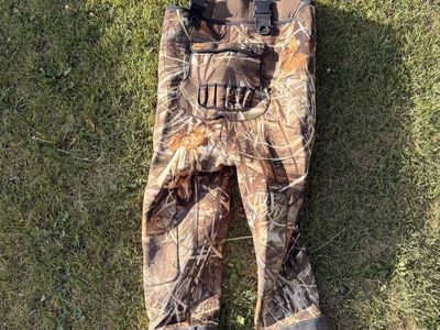 Men’s size 9 Insulated Waders