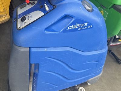 Windsor chariot IScrb 20 stand on floor scrubber