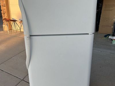 Top Freezer Refrigerator - Excellent Condition, Clean Interior
