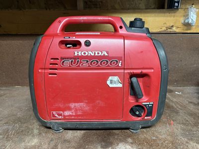 Honda EU2000i Generator