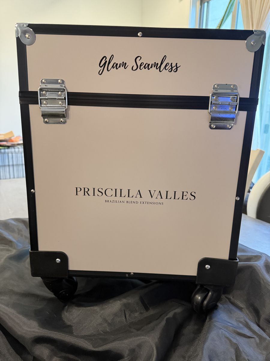 Glam Seamless Priscilla Valles beauty caddy