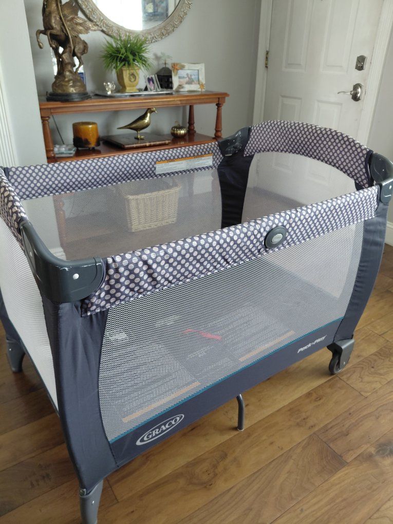 Graco Pack 'n Play Portable Playard - Grey & White Polka Dot - Travel Crib/Bassinet