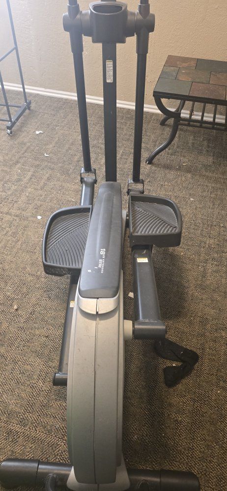 Pro-Form 285 CSE Elliptical Trainer Exercise Machine, 18 Workout Apps