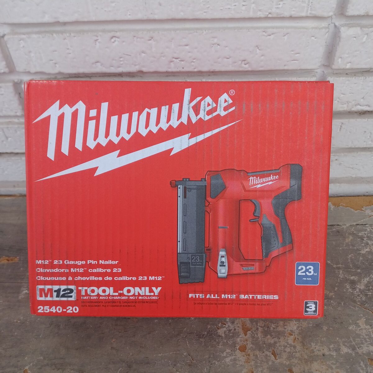 Milwaukee M12 23 gauge pin nailer