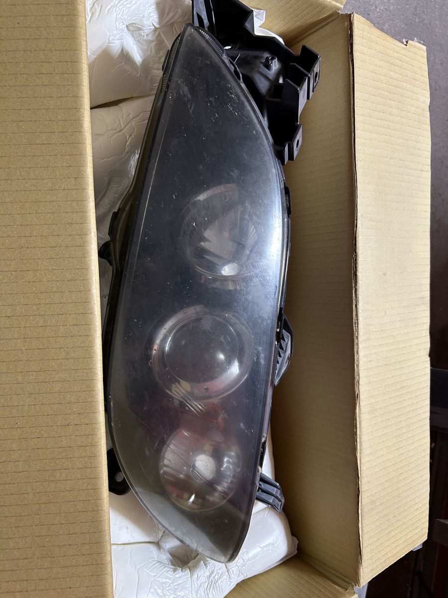 03-06 Mazda3 RT Headlight