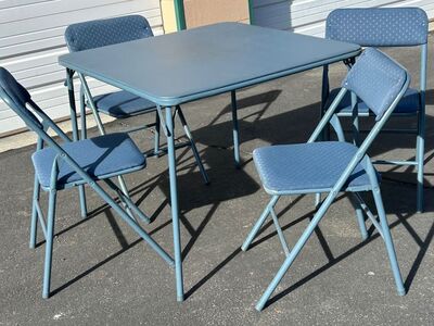 Padded Folding Table + 4 chairs