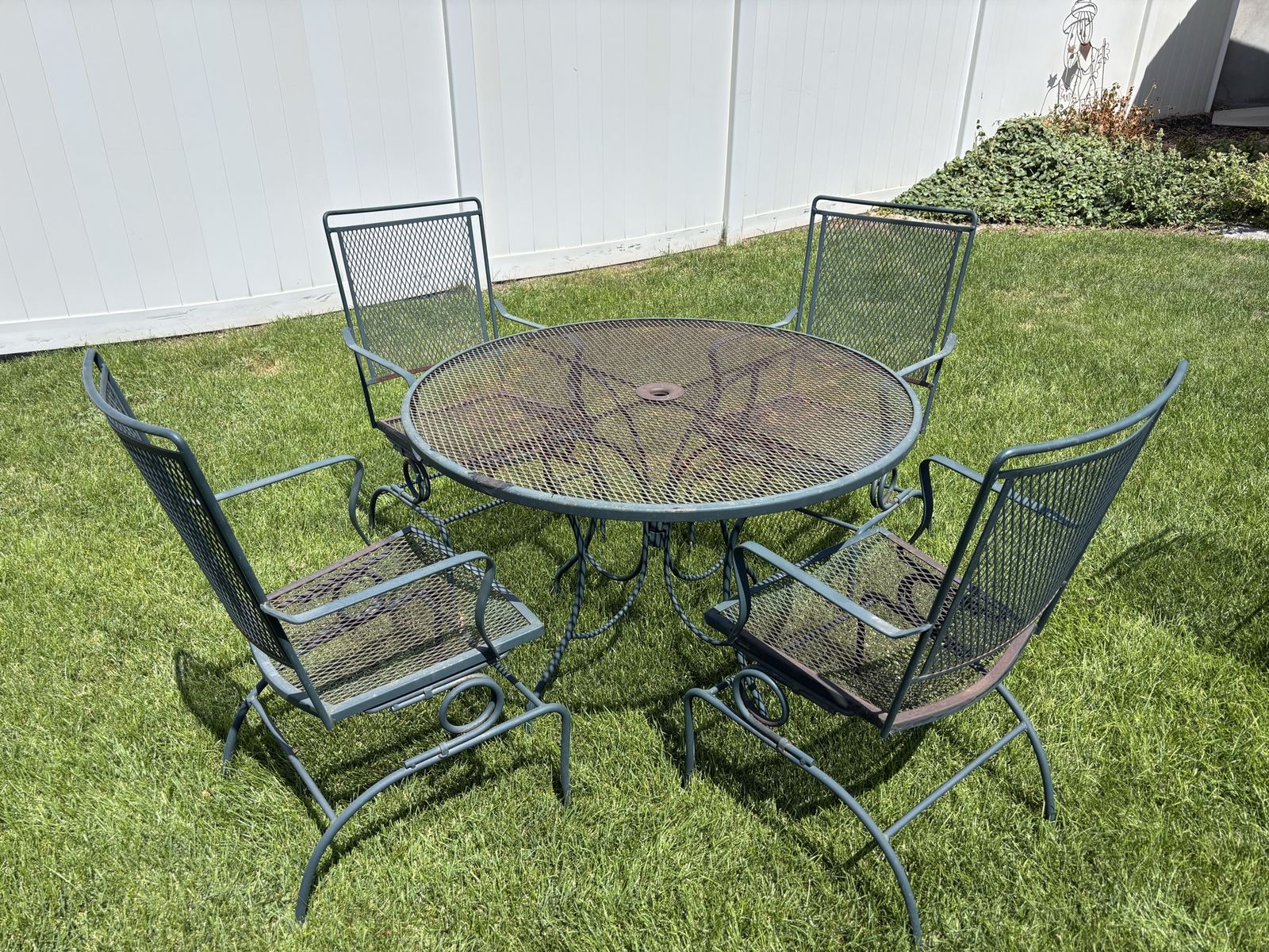 Vintage Woodard Patio Set 