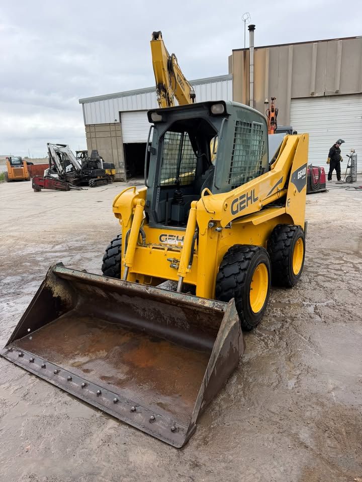 2006 GEHL 6640 turbo skid steer loader