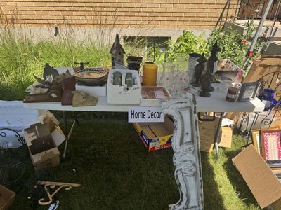 Yard sale. Lost of decor