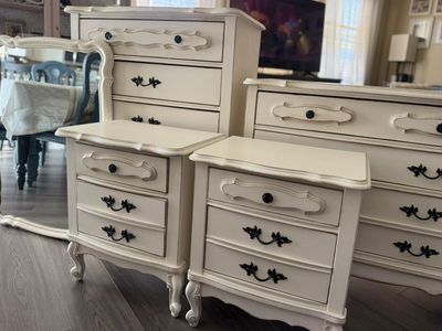 5 Piece Creamy Vintage French Bedroom Set