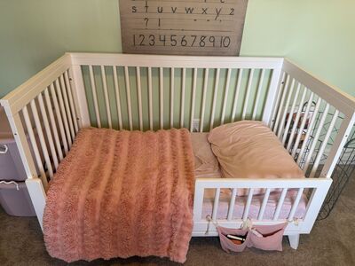 Toddler Bed / Crib