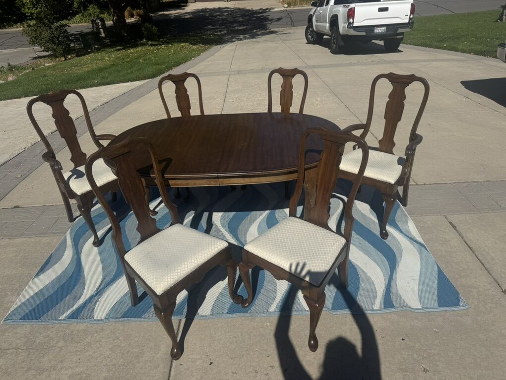 Formal Dining Set Table and 6 Chairs with Leaf