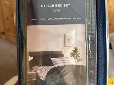 Twin Solid/plaid Bedding Set