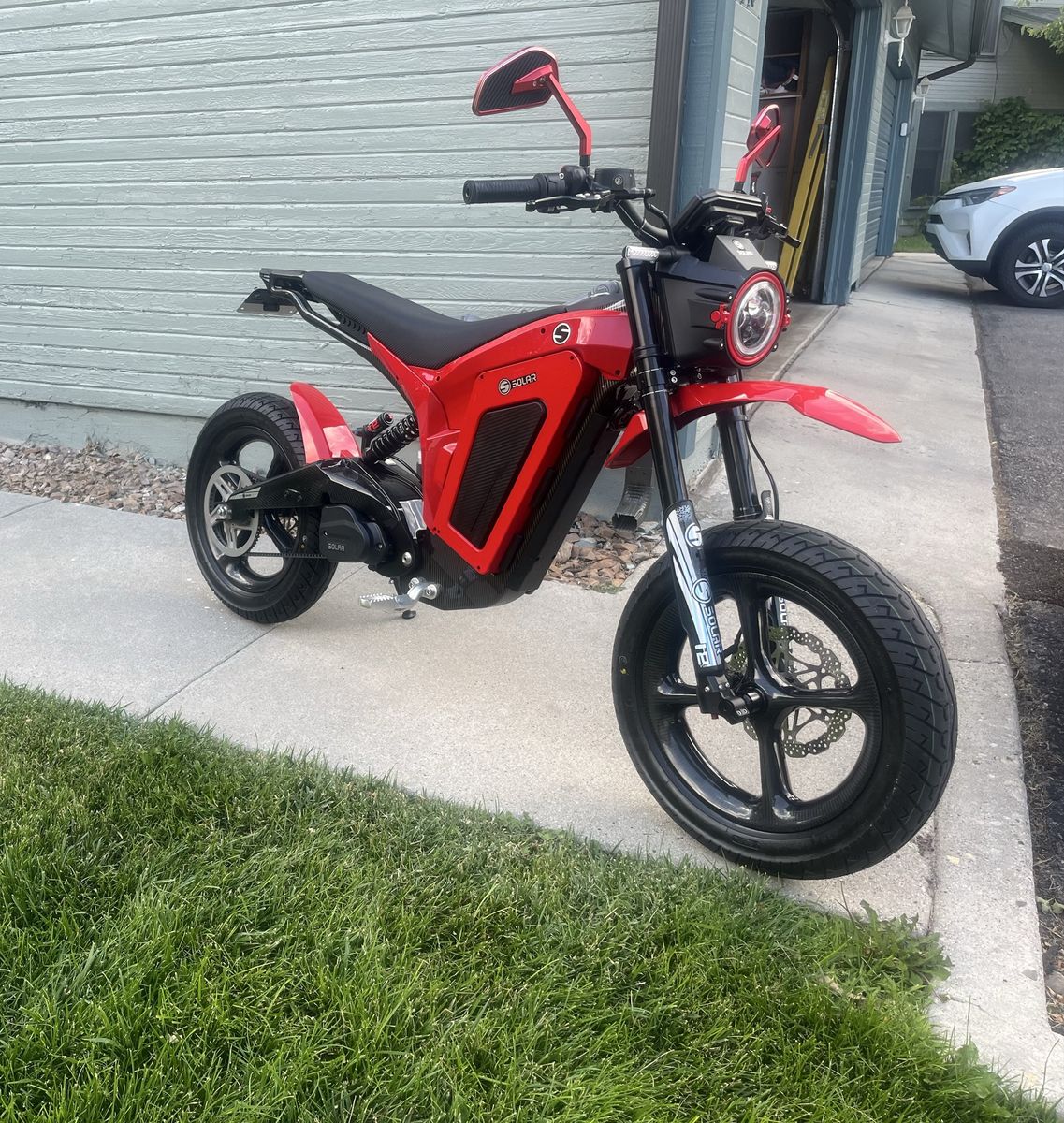 Solar E-Clipse Stealth Electric Motorcycle, with Carbon Fiber Wheels
