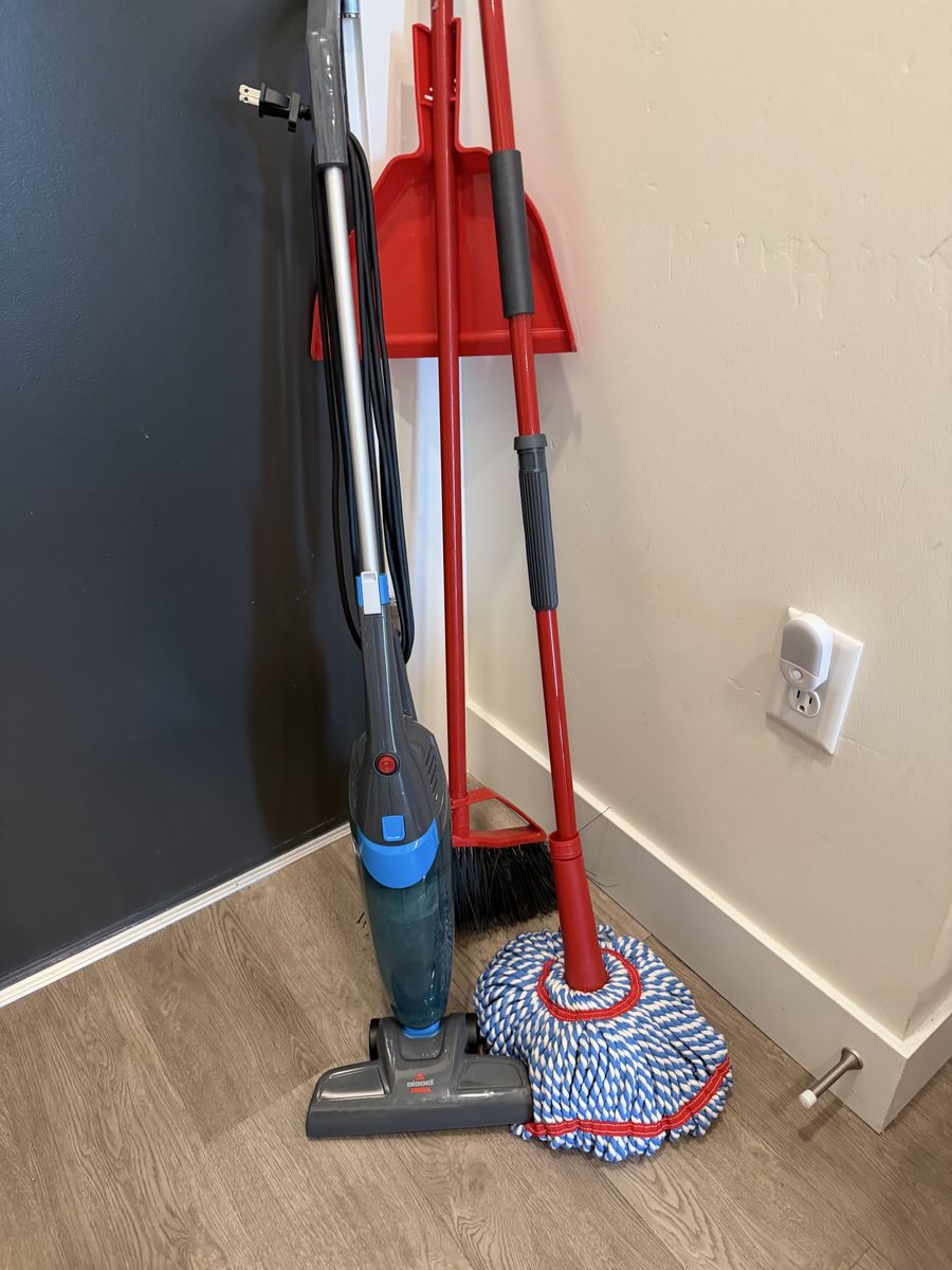 All for just 20.00 Toaster and Bissell Stick Vacuum Cleaning Bundle / Mop / Broom / Dustpan/ New Can-opener.Plates/ Mugs