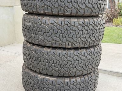 37/12.50R17 Bfgoodrich Ko2 Load C almost new