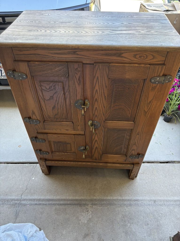 Very Nice Antique 1900s Ice Box