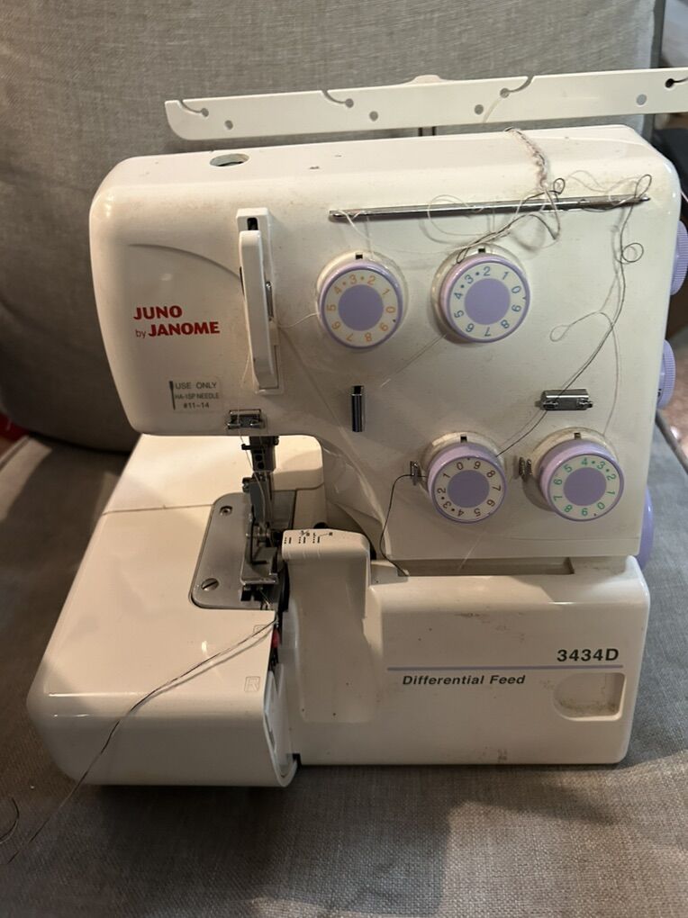 Juno By Janome Serger
