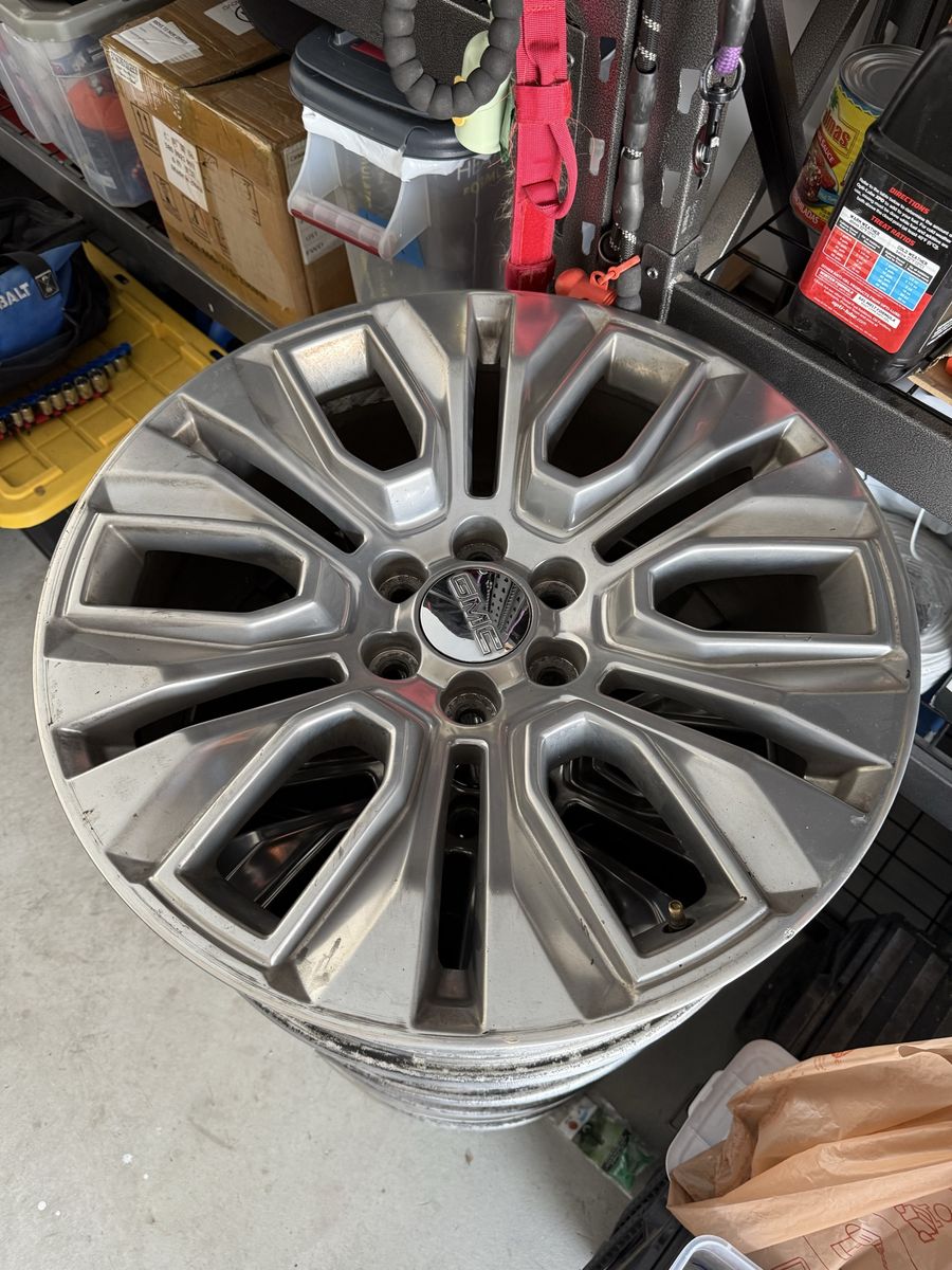 Set of 4 OEM 22x9 GMC Denali wheels