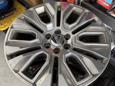 Set of 4 OEM 22x9 GMC Denali wheels