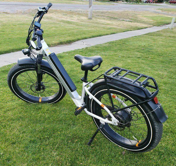 Rad Power Bikes RadRover 6 Plus Electric Fat Tire Bike - White, Good Condition