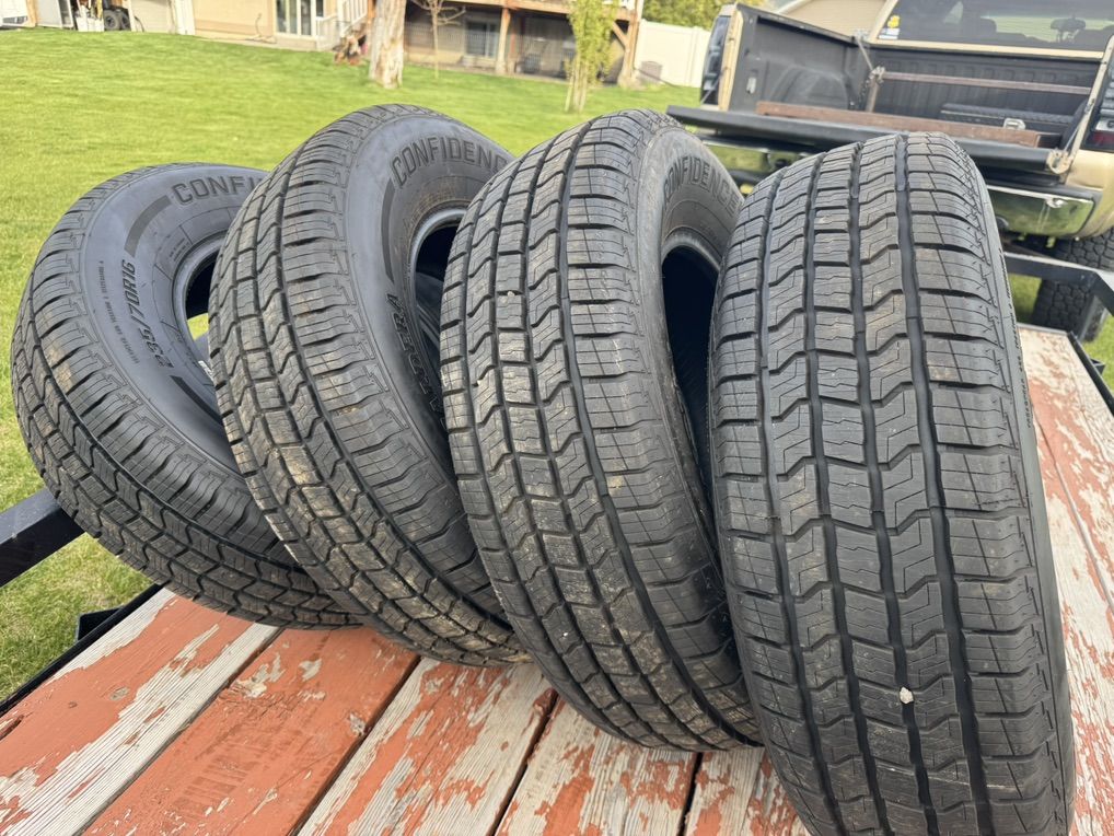 Used Tires like New 235/70R16