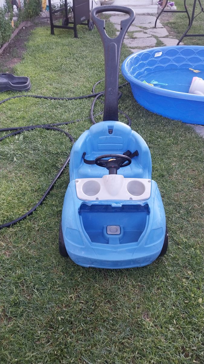 Blue car
