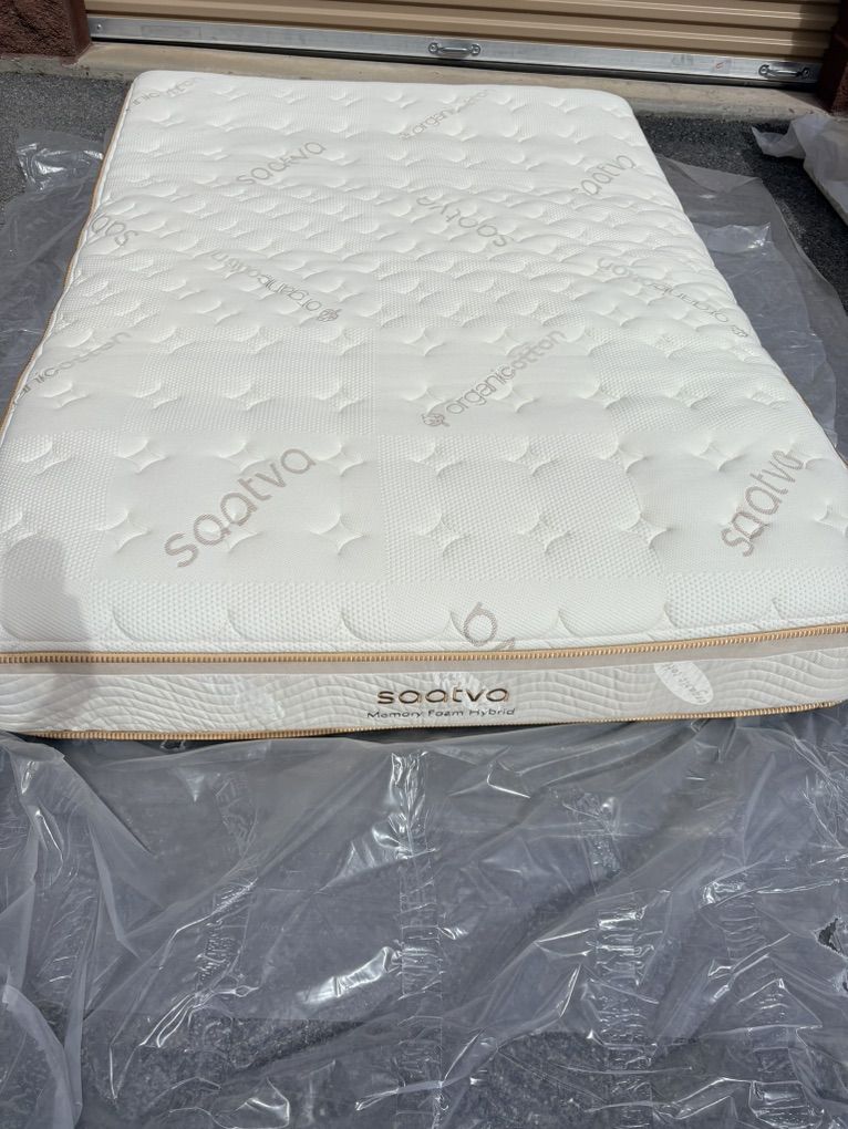 Saatva Memory Foam  Hybrid Full Mattress