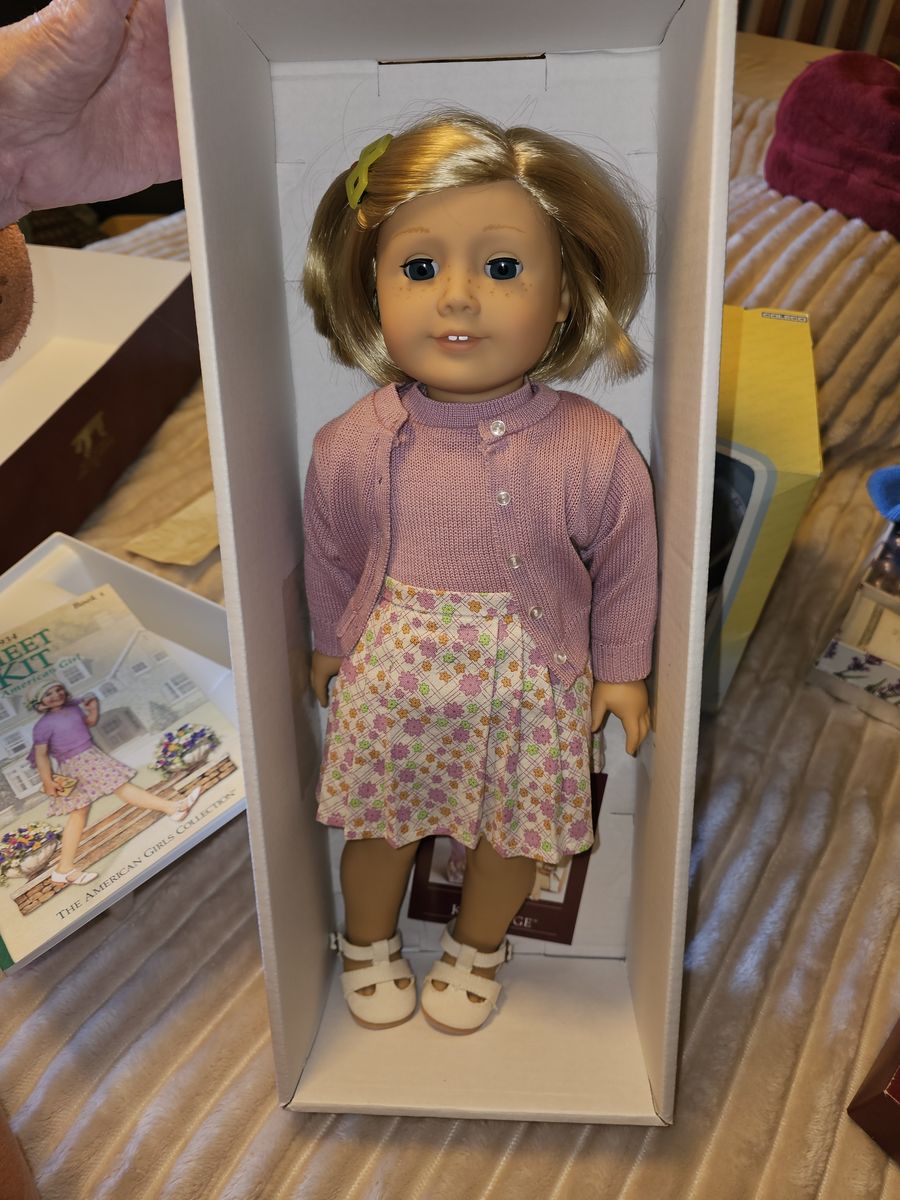 VINTAGE 2000 American Girl Doll - Kit Kittredge (NEW IN BOX + Stand)