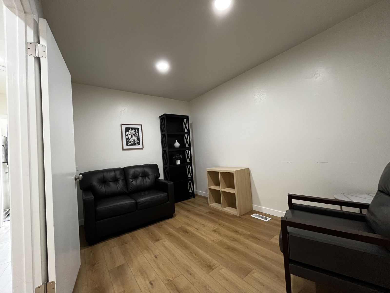 Main image 11