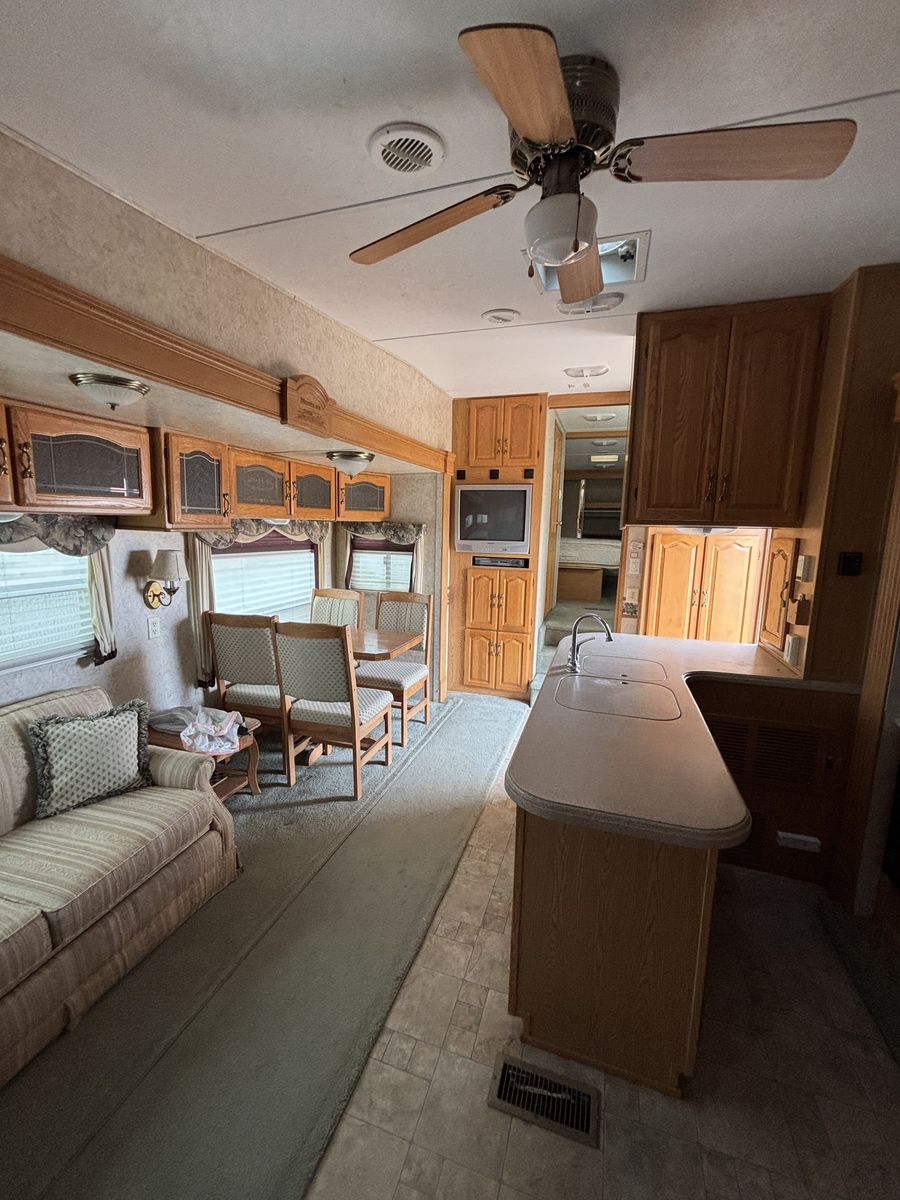 Fifth Wheel Trailer