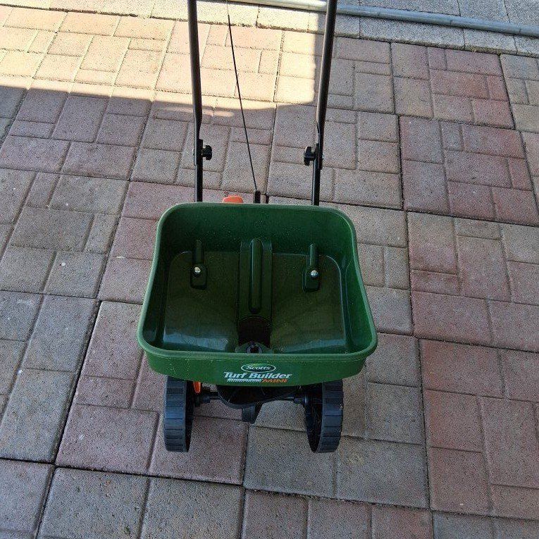 Lawn spreader Scott's
