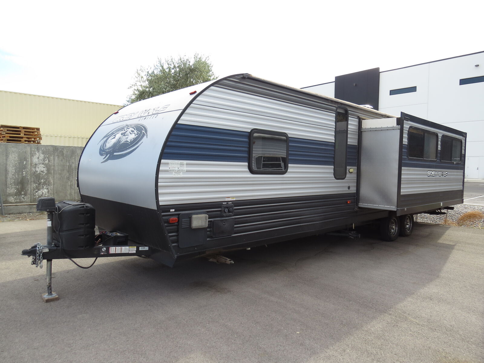 2020 Grey Wolf 29TE (3 BUNKS!)