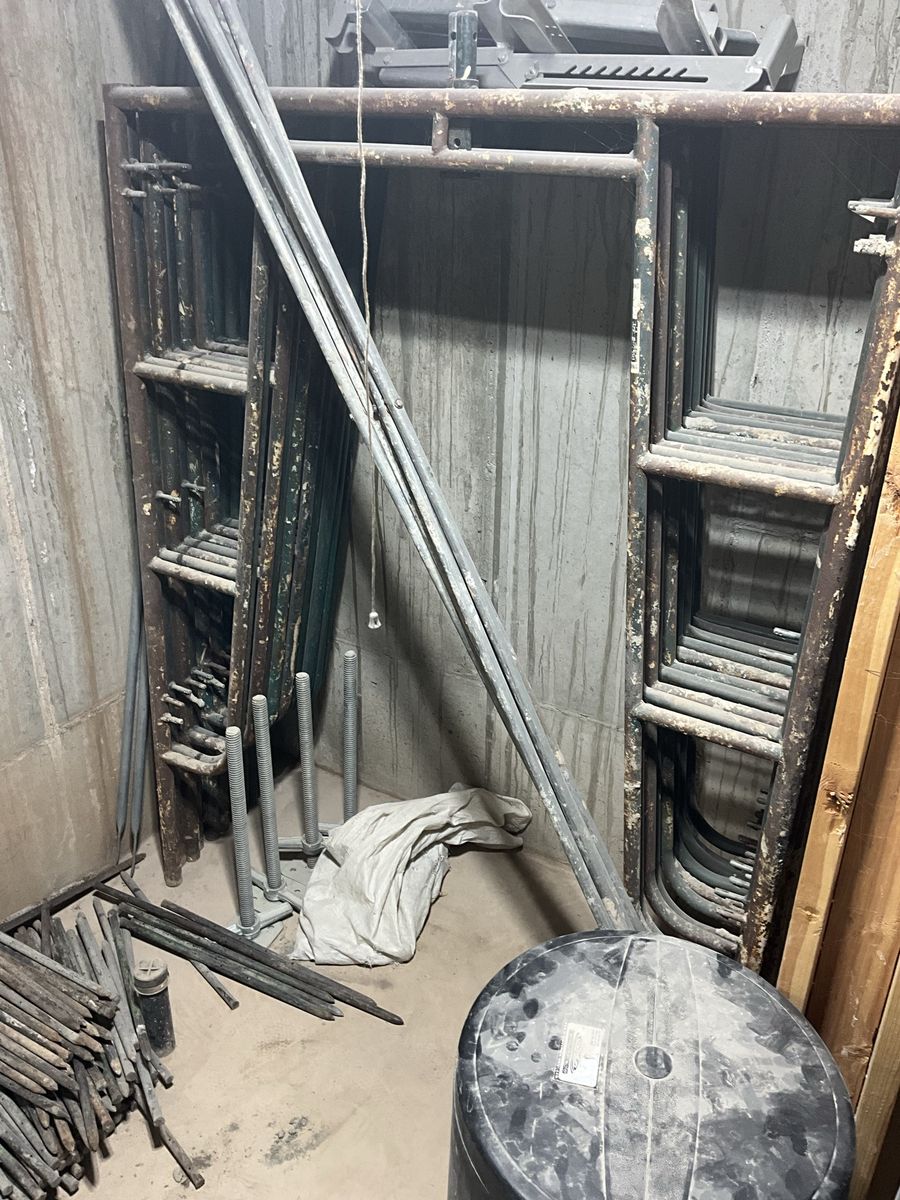 5 sets of 6' Scaffolding  with Leveling Feet, Cross Braces, pins & 12' LVL Planks