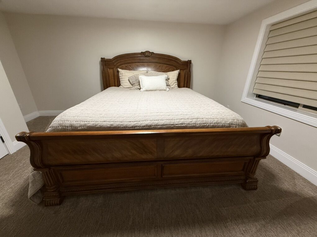 King Wood Sleigh Bed