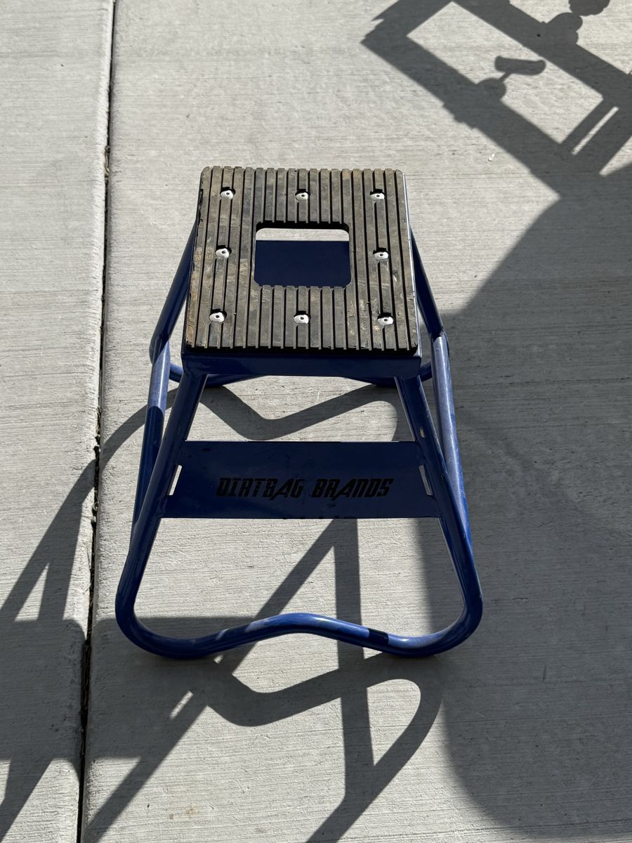 Dirtbike stand